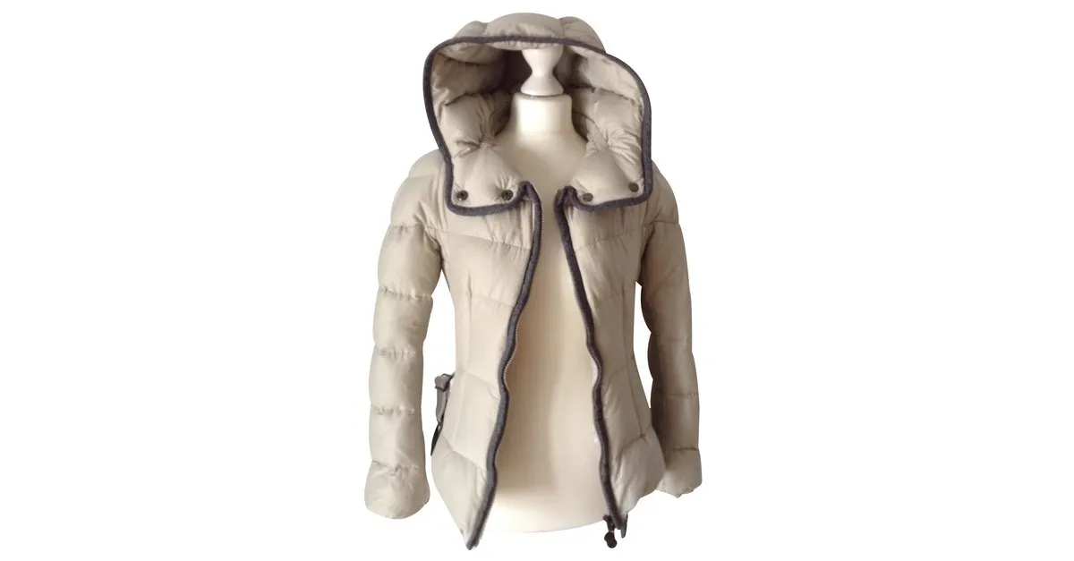 Moncler Capa Beige 