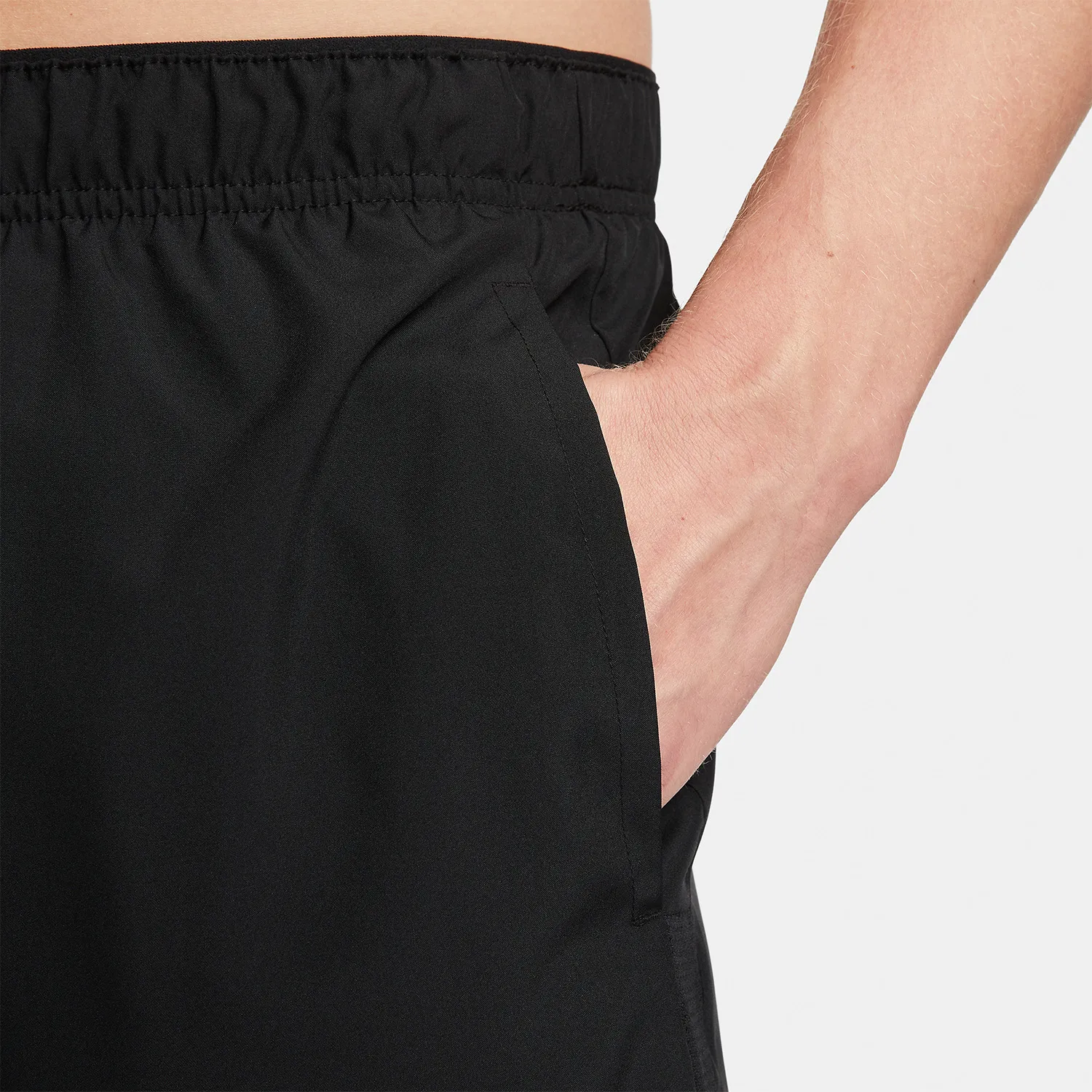 Nike Challenger Logo 7in Shorts