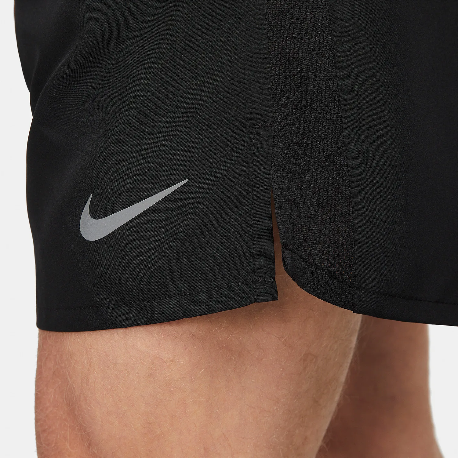 Nike Challenger Logo 7in Shorts